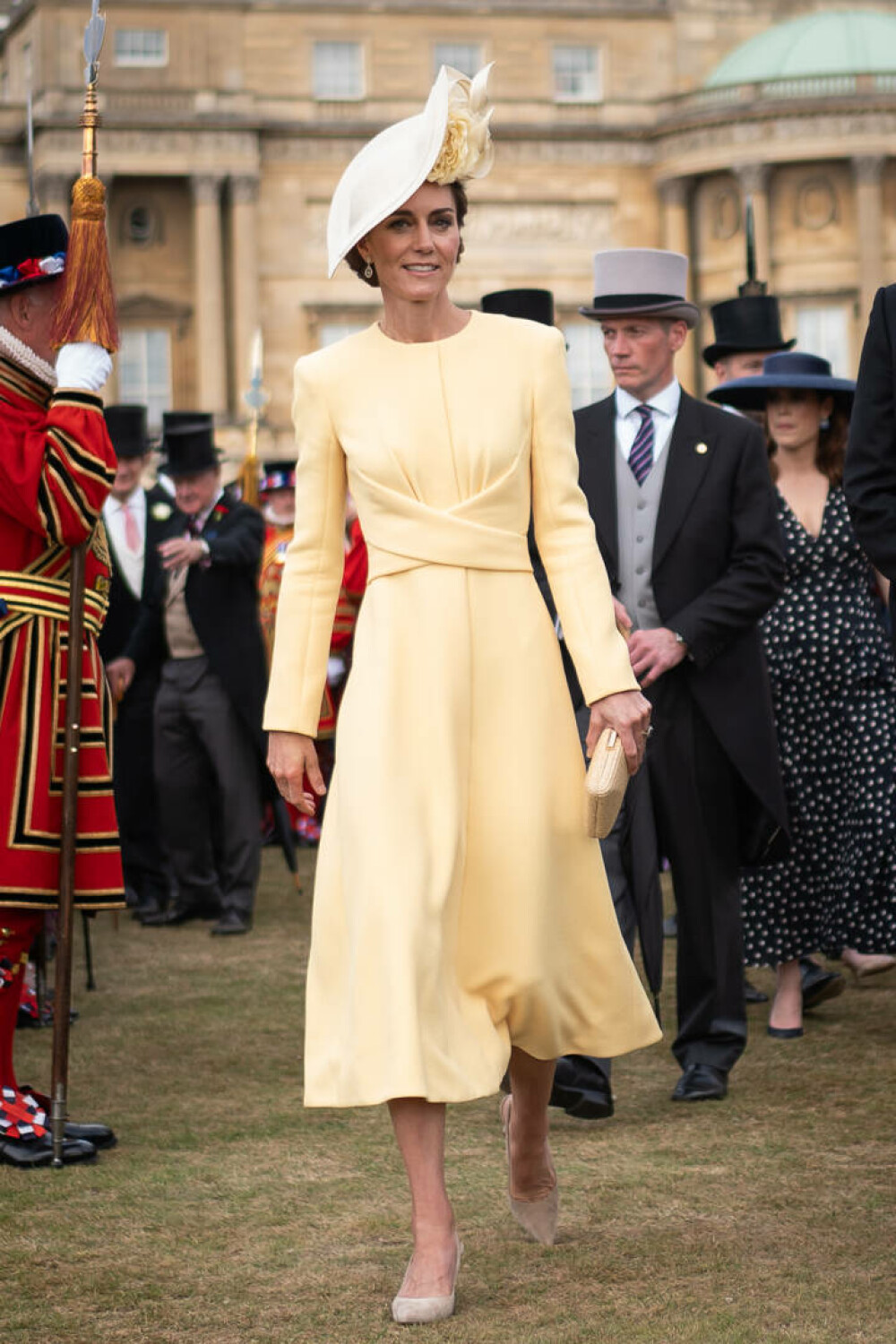 Prințesa Kate, apariție plină de eleganță la petrecerea din grădina Palatului Buckingham după 2 ani de absență. GALERIE FOTO - Imaginea 8