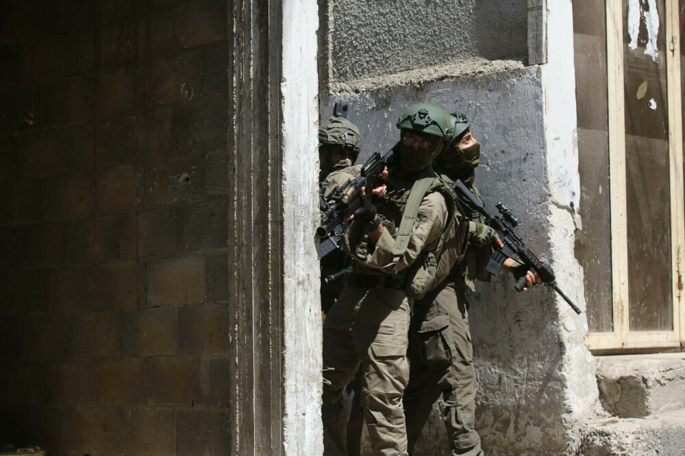 Militari israelieni au tras cu „gloanţe reale” într-un grup de diplomaţi străini, inclusiv din România, în Jenin. Reacția MAE - Imaginea 12
