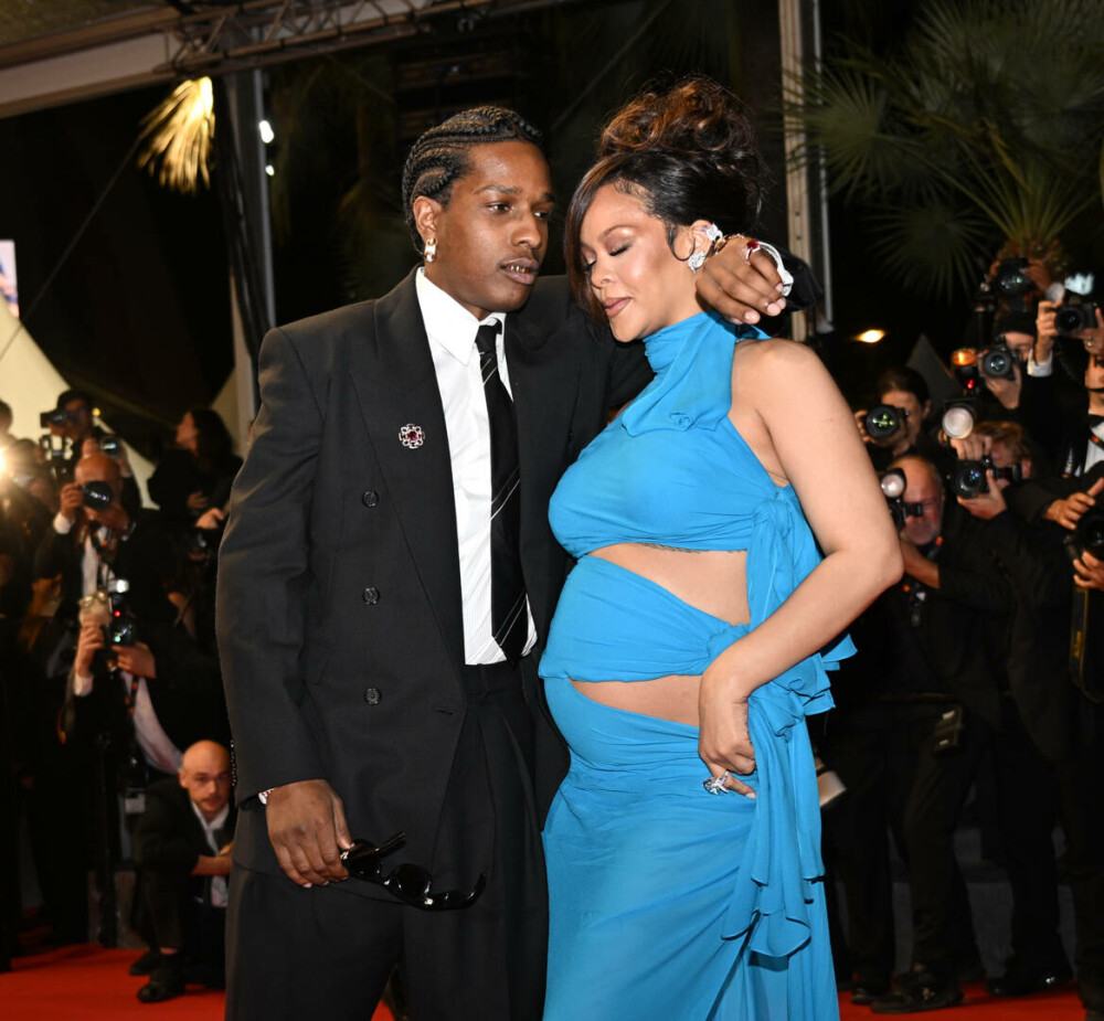 Rihanna, apariție îndrăzneață la Festivalul de la Cannes. Cum a fost surprinsă vedeta alături de iubitul ei. GALERIE FOTO - Imaginea 14