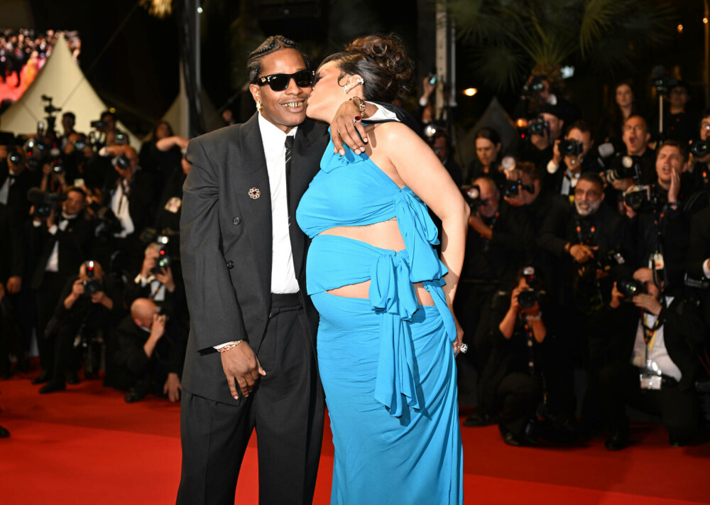 Rihanna, apariție îndrăzneață la Festivalul de la Cannes. Cum a fost surprinsă vedeta alături de iubitul ei. GALERIE FOTO - Imaginea 19