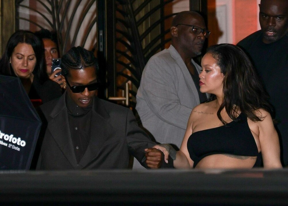 Rihanna, apariție îndrăzneață la Festivalul de la Cannes. Cum a fost surprinsă vedeta alături de iubitul ei. GALERIE FOTO - Imaginea 27