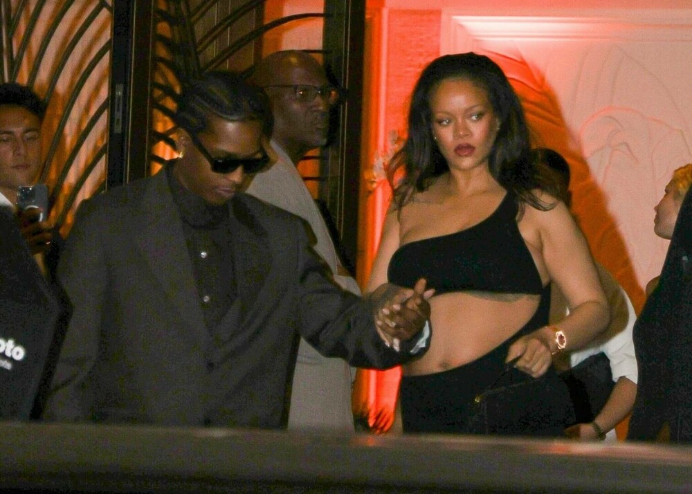 Rihanna, apariție îndrăzneață la Festivalul de la Cannes. Cum a fost surprinsă vedeta alături de iubitul ei. GALERIE FOTO - Imaginea 29