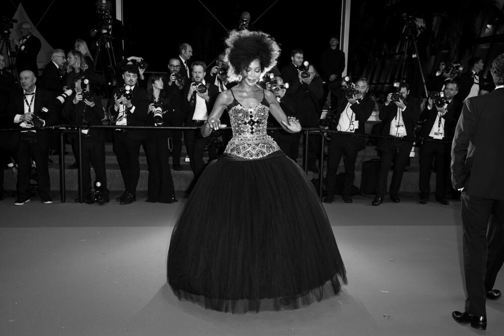 Naomi Campbell împlinește 55 de ani. Povestea primei femei de culoare care a apărut pe coperta „Vogue France” | FOTO - Imaginea 18