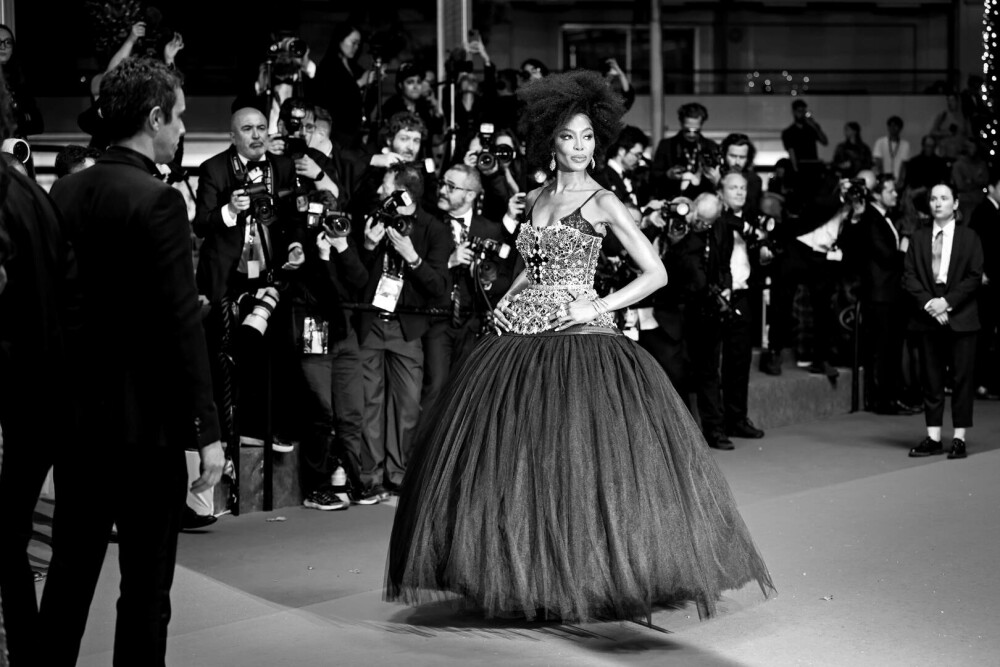 Naomi Campbell împlinește 55 de ani. Povestea primei femei de culoare care a apărut pe coperta „Vogue France” | FOTO - Imaginea 16