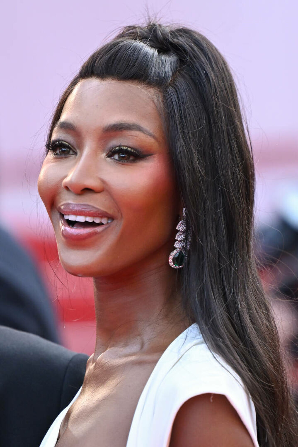 Naomi Campbell împlinește 55 de ani. Povestea primei femei de culoare care a apărut pe coperta „Vogue France” | FOTO - Imaginea 12
