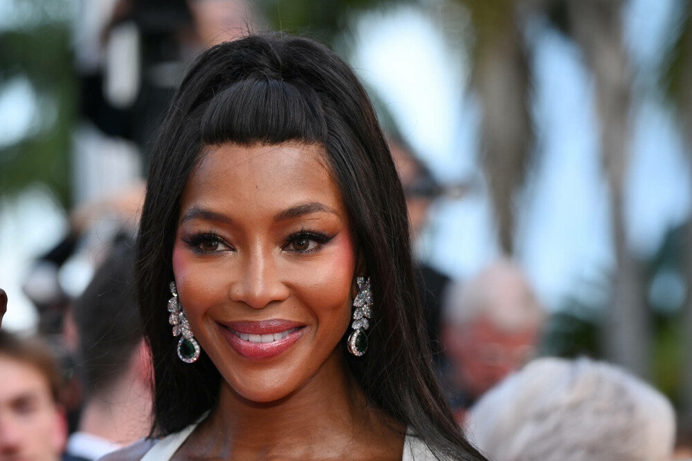 Naomi Campbell împlinește 55 de ani. Povestea primei femei de culoare care a apărut pe coperta „Vogue France” | FOTO - Imaginea 8
