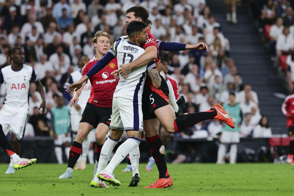 Tottenham, echipa lui Radu Drăgușin, a câștigat Europa League. A învins în finală cu 1-0 pe Manchester United. FOTO - Imaginea 7