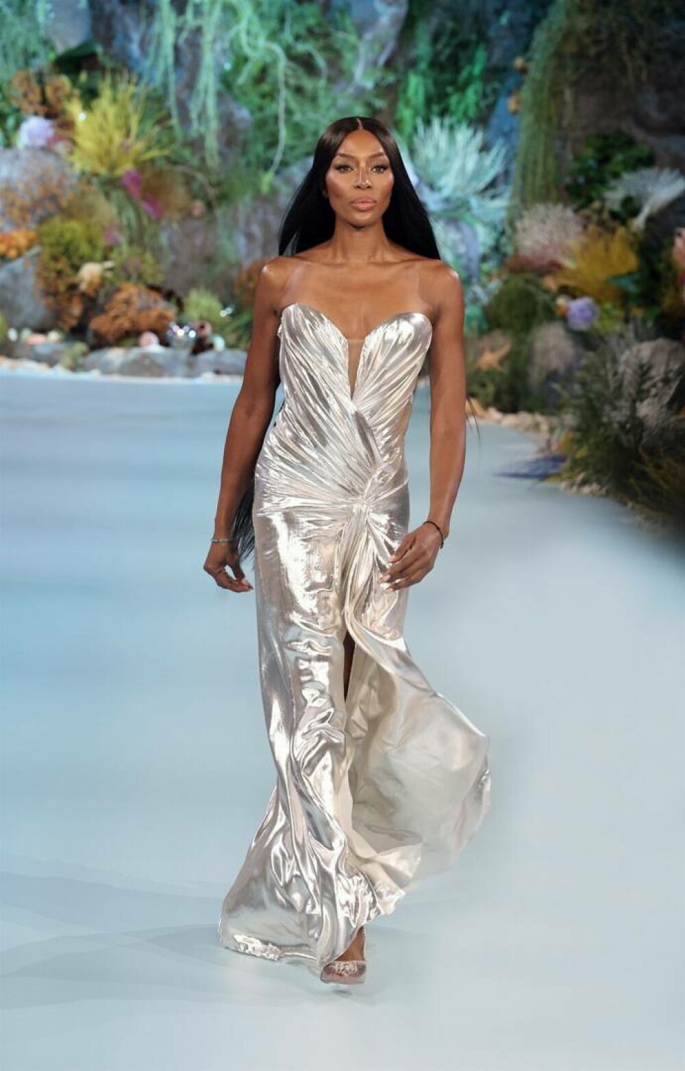 Naomi Campbell împlinește 55 de ani. Povestea primei femei de culoare care a apărut pe coperta „Vogue France” | FOTO - Imaginea 66