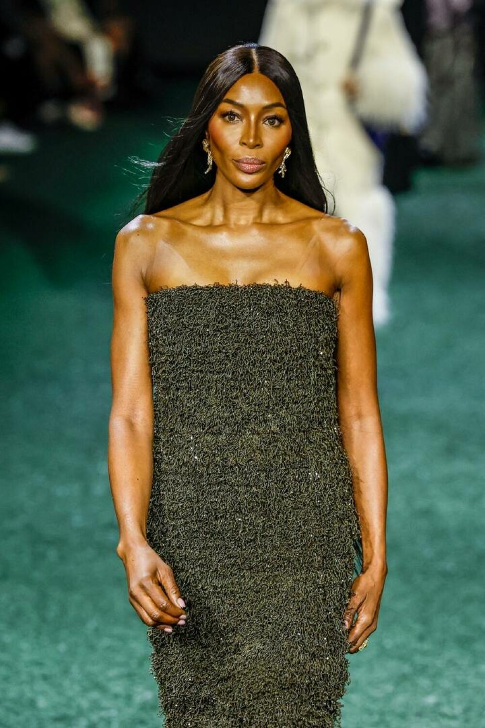 Naomi Campbell împlinește 55 de ani. Povestea primei femei de culoare care a apărut pe coperta „Vogue France” | FOTO - Imaginea 67