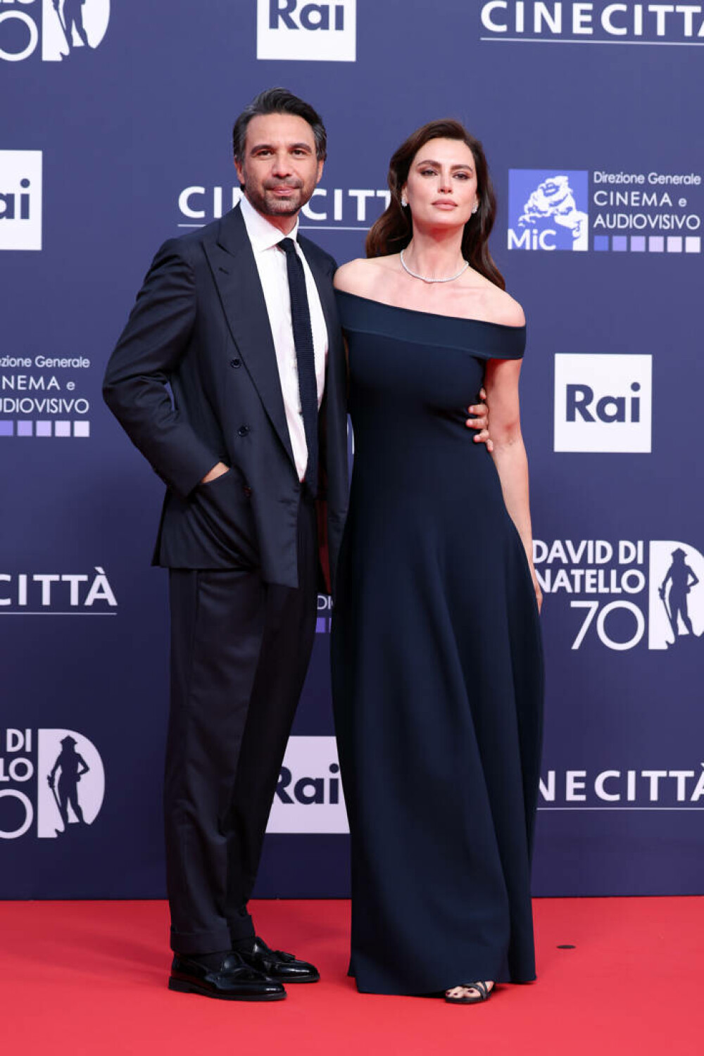 Catrinel Menghia, premiată la Cannes cu trofeul Starlight. Ținuta cu care a atras toate privirile. GALERIE FOTO - Imaginea 10