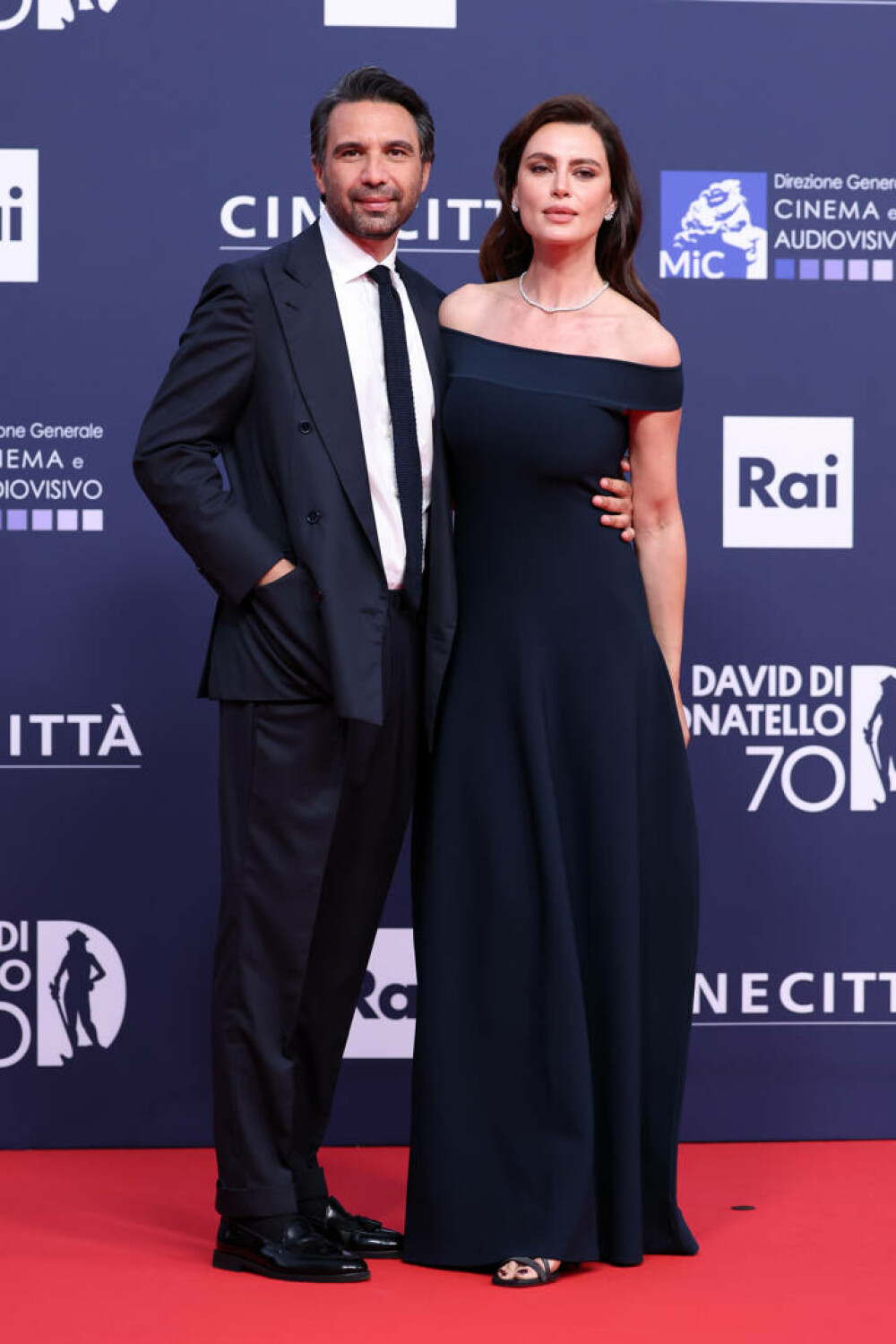 Catrinel Menghia, premiată la Cannes cu trofeul Starlight. Ținuta cu care a atras toate privirile. GALERIE FOTO - Imaginea 12