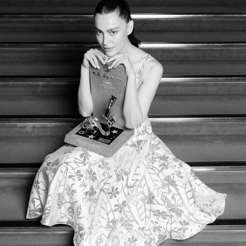 Catrinel Menghia, premiată la Cannes cu trofeul Starlight. Ținuta cu care a atras toate privirile. GALERIE FOTO - Imaginea 30