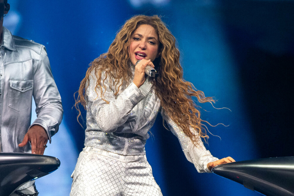 Momentul în care Shakira cade pe scenă, în timpul unui concert la Montreal. Cum au reacționat fanii. FOTO&VIDEO - Imaginea 5