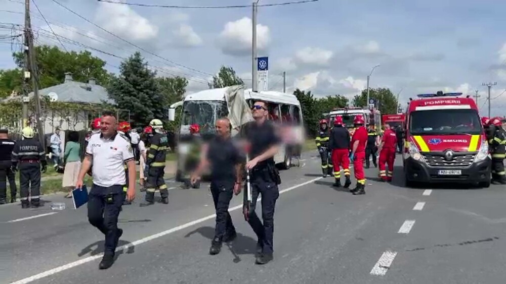 ANIMAȚIE GRAFICĂ. Cum s-a produs accidentul violent din Iași, soldat cu 17 victime. Greșeala flagrantă a unuia dintre șoferi - Imaginea 8