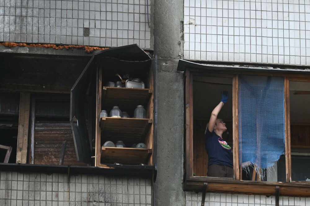 FOTO. Imagini de groază în Ucraina. Rusia a lovit peste 30 de orașe, în cel mai mare atac cu drone și rachete de până acum - Imaginea 3