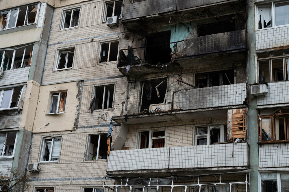 FOTO. Imagini de groază în Ucraina. Rusia a lovit peste 30 de orașe, în cel mai mare atac cu drone și rachete de până acum - Imaginea 6