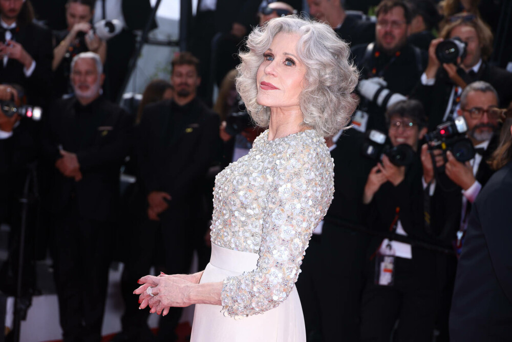 Jane Fonda, apariție spectaculoasă la 87 de ani, pe covorul roșu de la Cannes. GALERIE FOTO - Imaginea 7