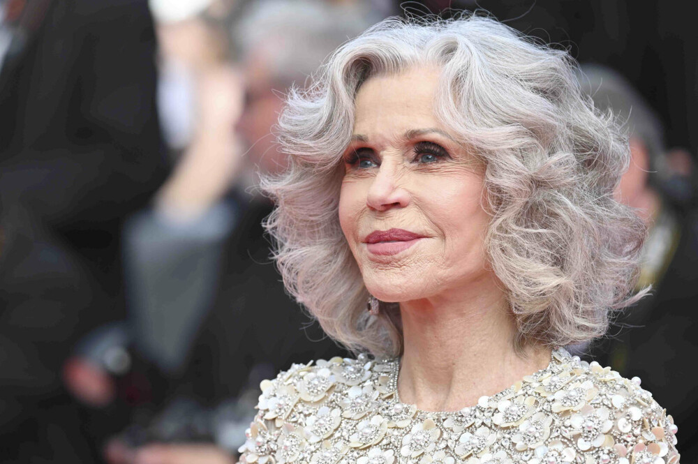 Jane Fonda, apariție spectaculoasă la 87 de ani, pe covorul roșu de la Cannes. GALERIE FOTO - Imaginea 17