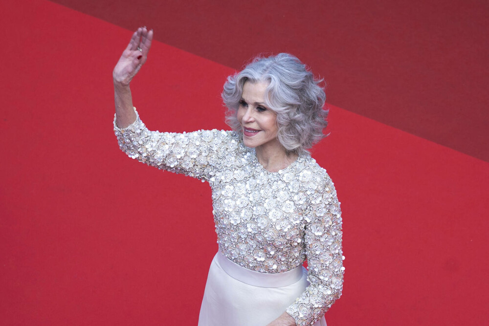 Jane Fonda, apariție spectaculoasă la 87 de ani, pe covorul roșu de la Cannes. GALERIE FOTO - Imaginea 18