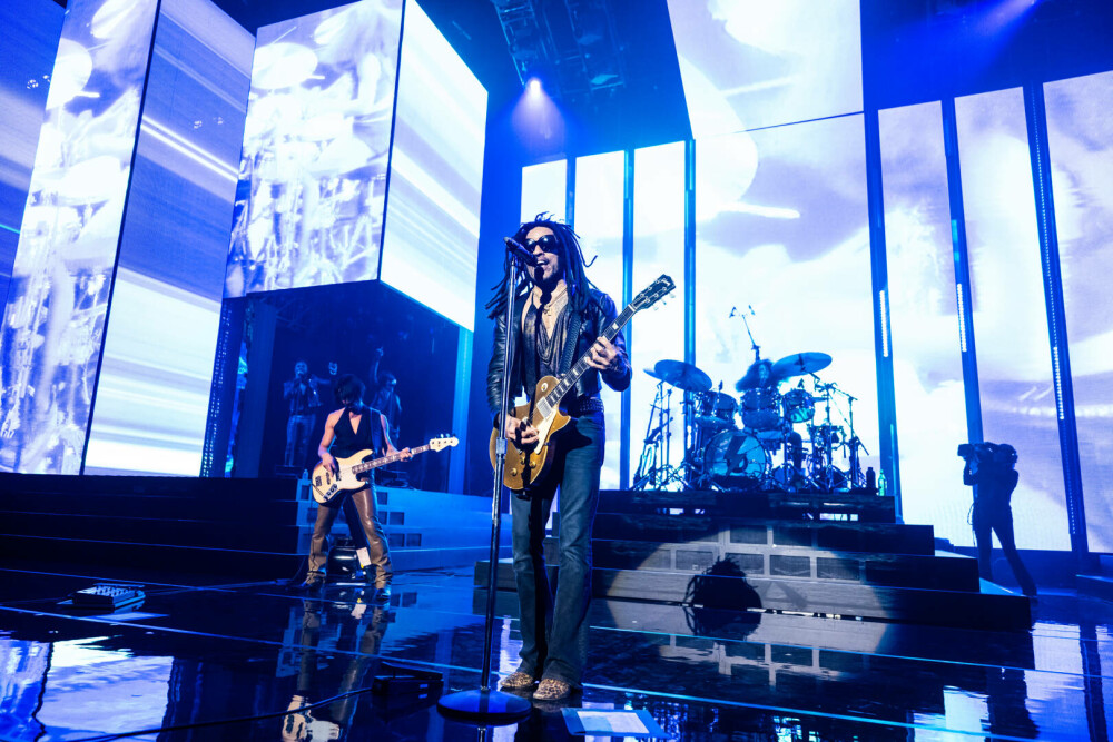 Interpretul Lenny Kravitz împlineşte 61 de ani. Cum a ajuns pe culmile succesului în muzică și film - Imaginea 30
