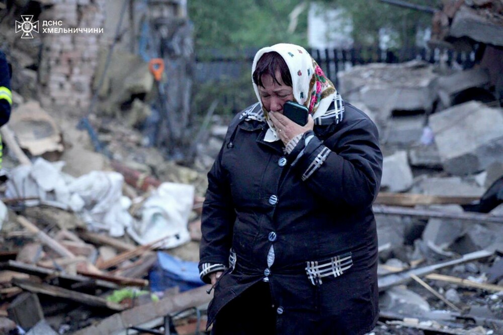 FOTO. Imagini de groază în Ucraina. Rusia a lovit peste 30 de orașe, în cel mai mare atac cu drone și rachete de până acum - Imaginea 10