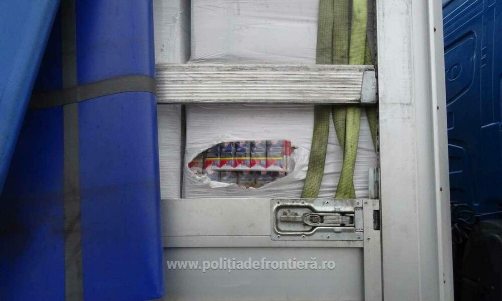 Captură de aproape 1,2 milioane de euro în Giurgiu. Ce se ascundea într-un TIR care transporta paleți. FOTO - Imaginea 5