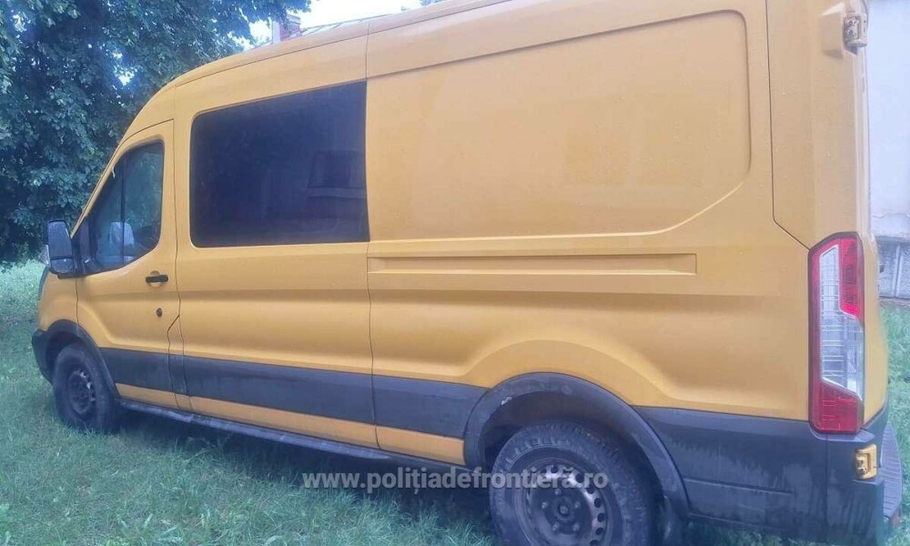 Un șofer a rămas fără autoutilitara pe care o conducea după un control al polițiștilor din Iași. Ce au descoperit. FOTO - Imaginea 1