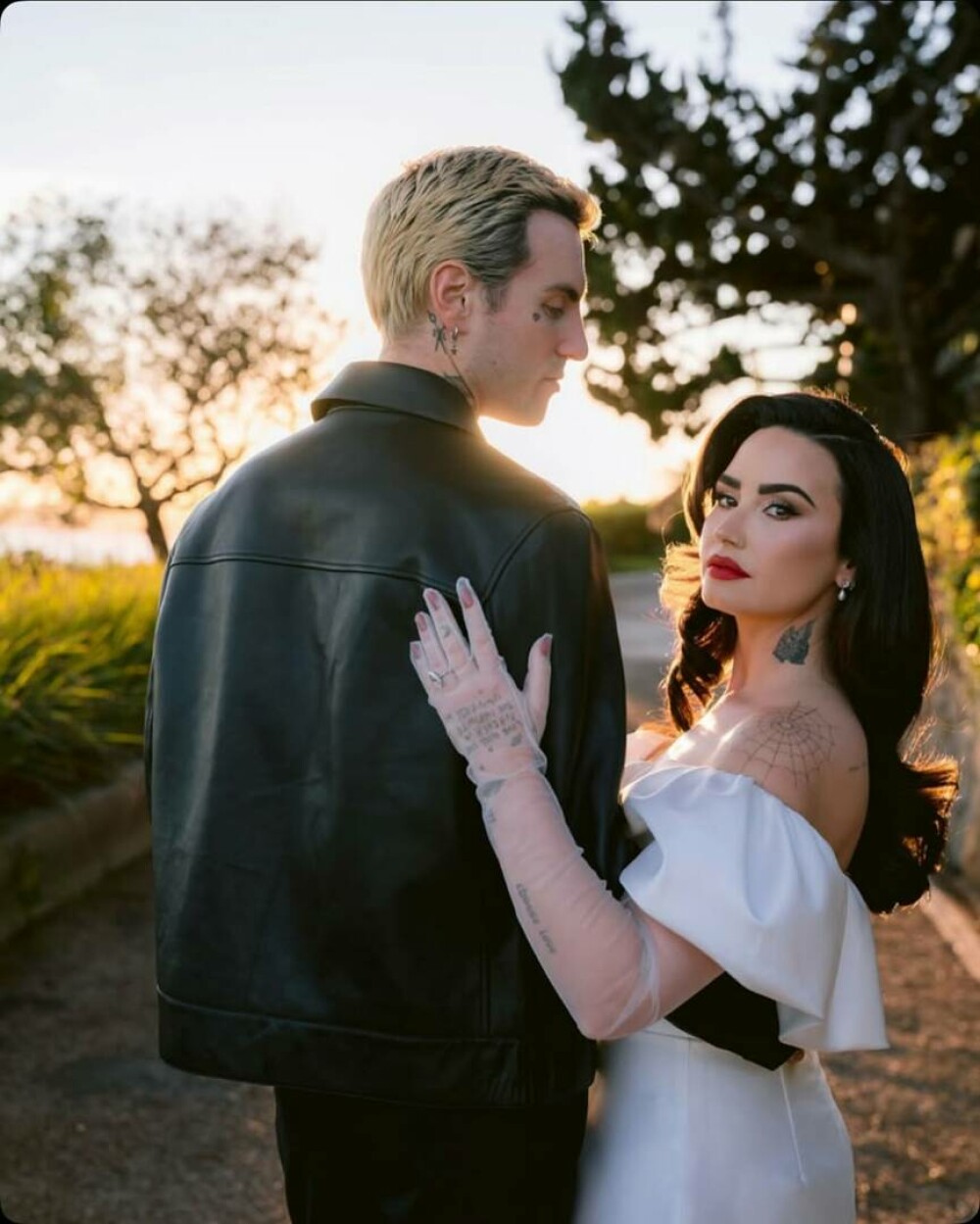 Demi Lovato și partenerul ei, Jutes, s-au căsătorit. Ce rochie a purtat artista. GALERIE FOTO - Imaginea 5