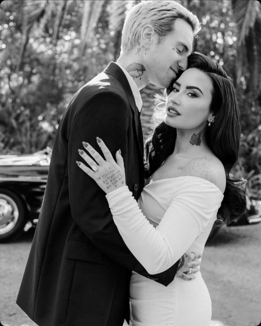 Demi Lovato și partenerul ei, Jutes, s-au căsătorit. Ce rochie a purtat artista. GALERIE FOTO - Imaginea 8