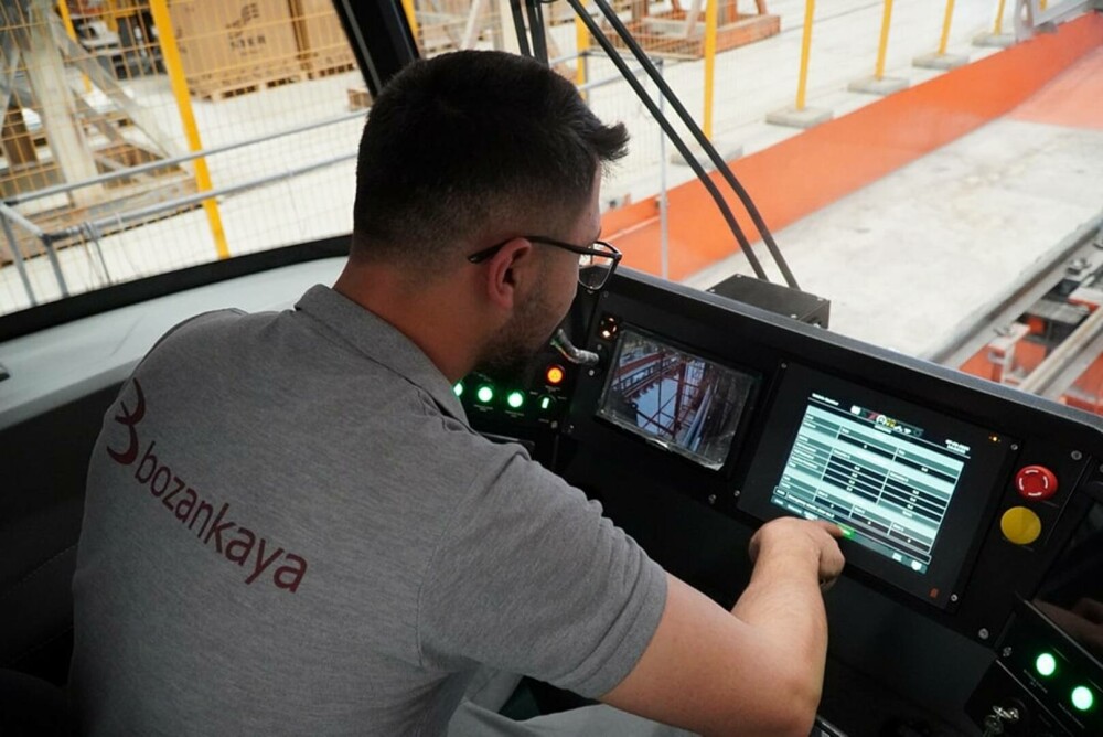 Cum arată tramvaiele moderne de peste 140 milioane de lei cumpărate de Primăria Iași. Primul a ajuns astăzi. GALERIE FOTO - Imaginea 4