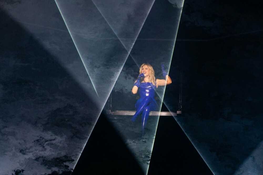 Cântăreaţa şi actriţa Kylie Minogue împlineşte 57 de ani. Cum a devenit un simbol al muzicii pop. GALERIE FOTO - Imaginea 38