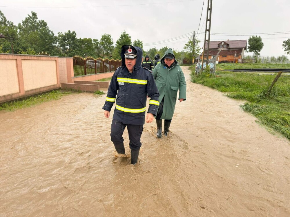 Infotrafic: Restricţii de circulaţie în judeţele Covasna, Galaţi, Harghita şi Braşov, din cauza precipitaţiilor abundente - Imaginea 1