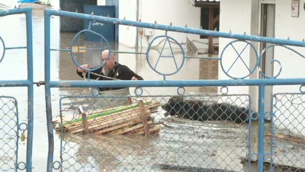 Imagini din dronă cu suprafețe uriașe sub ape, în Covasna. Apa atinge pe alocuri 2 metri. VIDEO - Imaginea 11