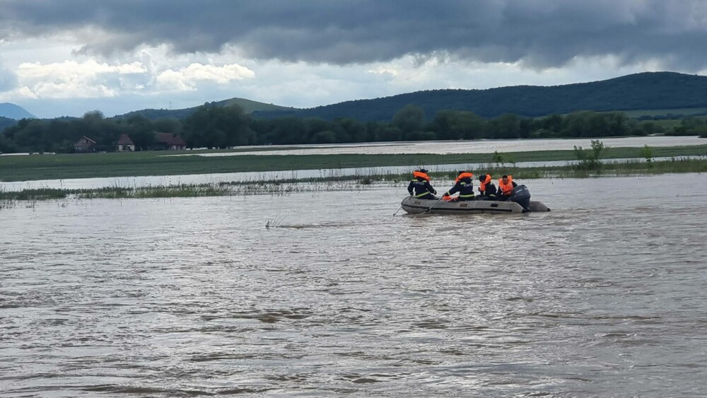 IGSU: Aproximativ 300 de gospodării din Covasna, inundate şi peste 300 de persoane rămân evacuate. GALERIE FOTO - Imaginea 5