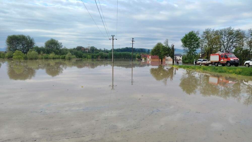 IGSU: Aproximativ 300 de gospodării din Covasna, inundate şi peste 300 de persoane rămân evacuate. GALERIE FOTO - Imaginea 24
