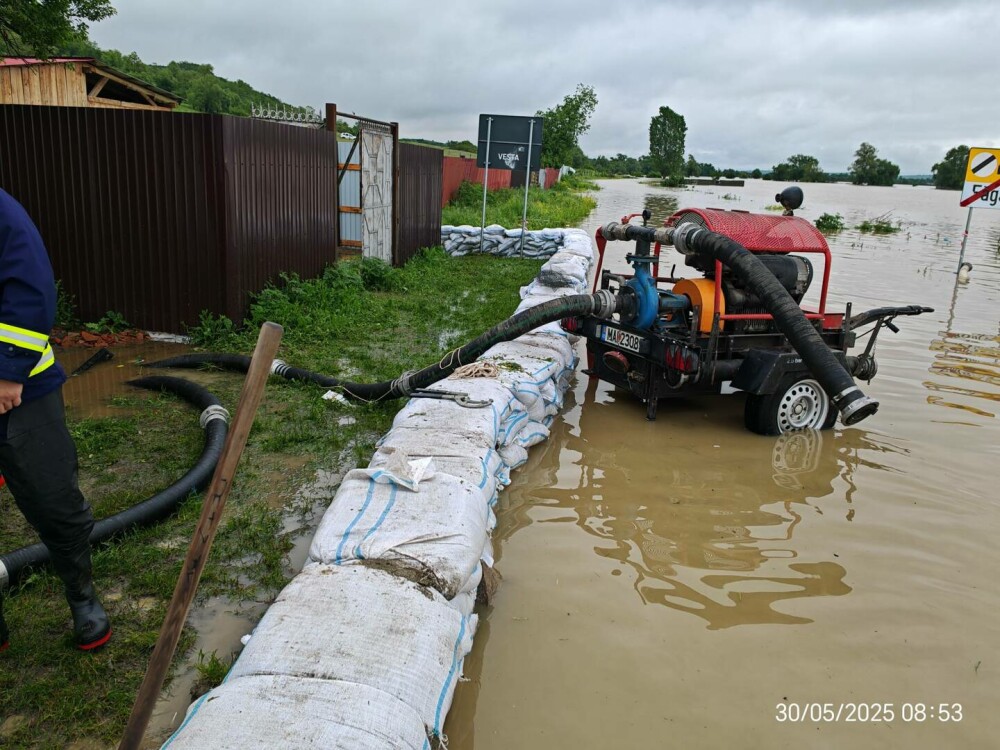 Mai multe drumuri județene au fost închise în județul Brașov din cauza inundațiilor. Rutele ocolitoare | GALERIE FOTO - Imaginea 2