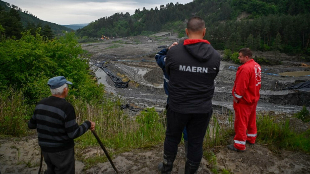MAI: Populaţia din zona de risc potenţial de la Praid a fost evacuată. Salvatorii evaluează situaţia salinei - Imaginea 5