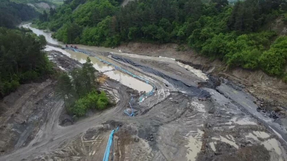 MAI: Populaţia din zona de risc potenţial de la Praid a fost evacuată. Salvatorii evaluează situaţia salinei - Imaginea 3