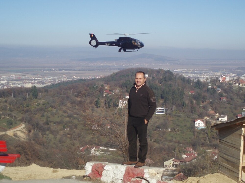 Roxana Ciuhulescu s-a plimbat cu elicopterul lui Marcel Butuza - Imaginea 2