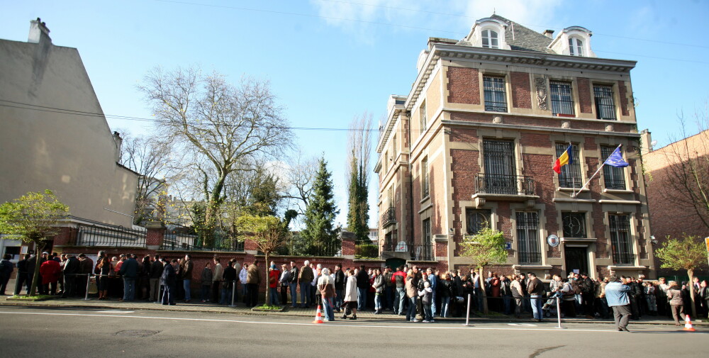 Romanii au votat, din Paris pana-n Banat! SUPER GALERIE FOTO - Imaginea 3