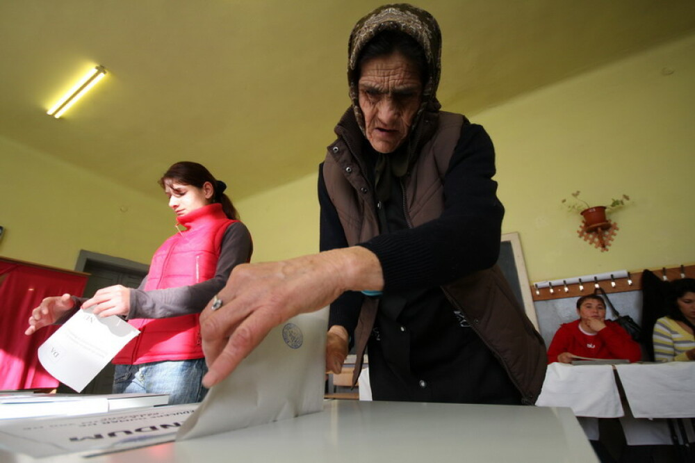 Romanii au votat, din Paris pana-n Banat! SUPER GALERIE FOTO - Imaginea 13