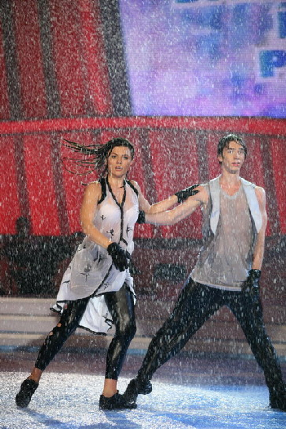Dans tiganesc si dans contemporan in ploaie la “Dansez pentru tine” - Imaginea 6