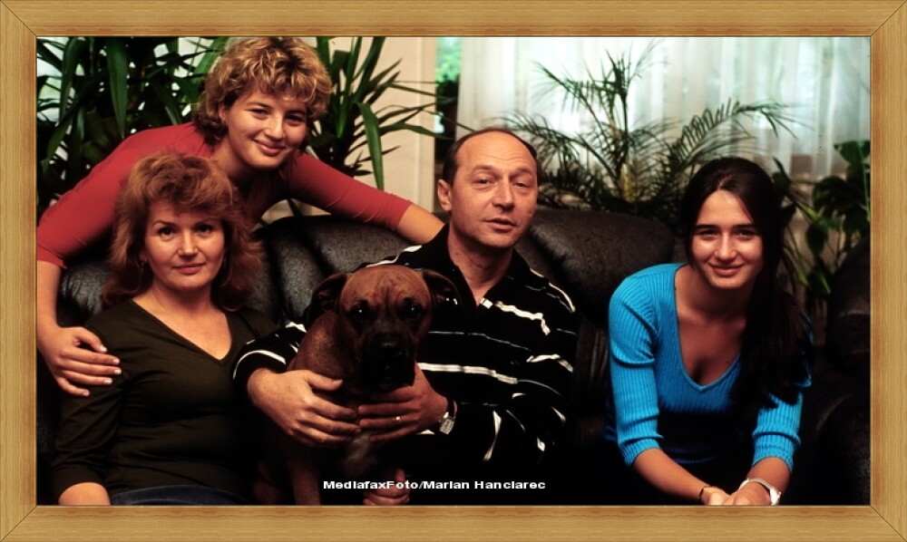 Traian Basescu la 60 de ani. Ce ii doriti Presedintelui? Galerie FOTO cu imagini INEDITE - Imaginea 1