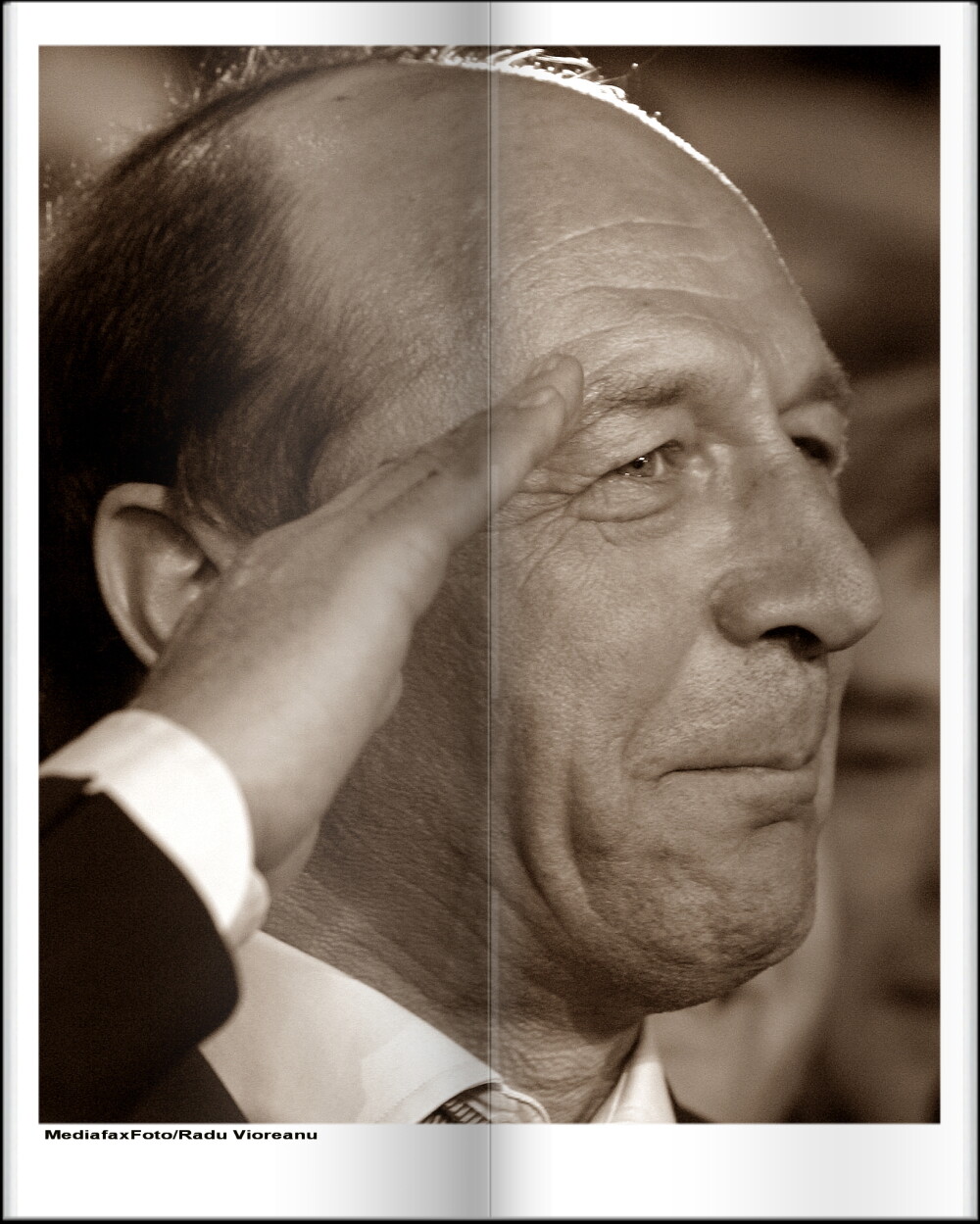 Traian Basescu la 60 de ani. Ce ii doriti Presedintelui? Galerie FOTO cu imagini INEDITE - Imaginea 2