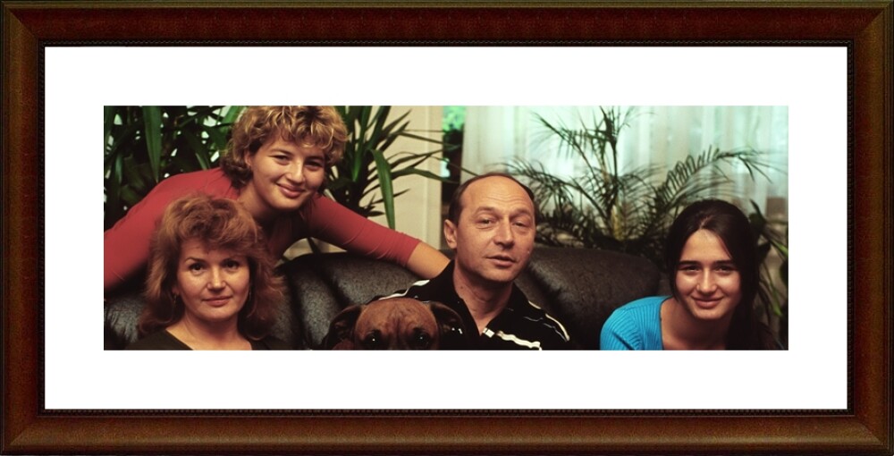 Traian Basescu la 60 de ani. Ce ii doriti Presedintelui? Galerie FOTO cu imagini INEDITE - Imaginea 12