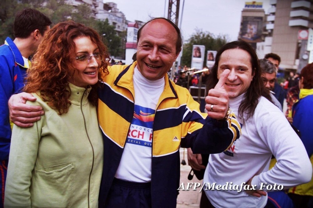 Traian Basescu la 60 de ani. Ce ii doriti Presedintelui? Galerie FOTO cu imagini INEDITE - Imaginea 18