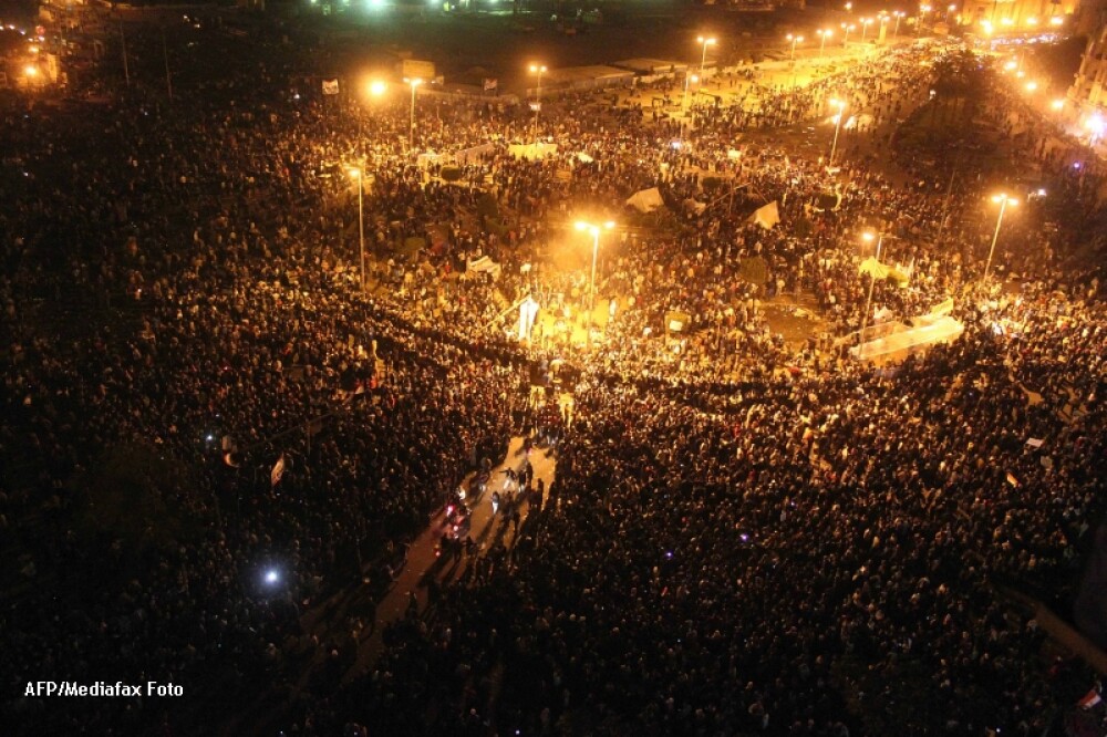 Criza in Egipt. Sute de mii de oameni ies in strada pentru a forta demisia autoritatilor militare - Imaginea 1