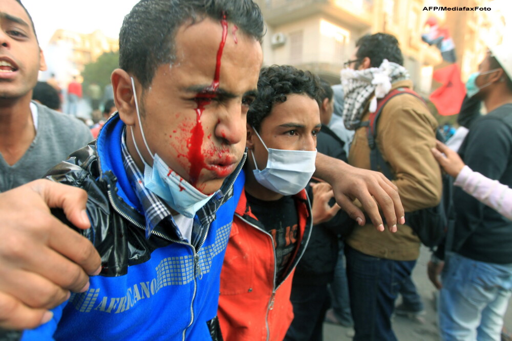 Criza in Egipt. Sute de mii de oameni ies in strada pentru a forta demisia autoritatilor militare - Imaginea 2