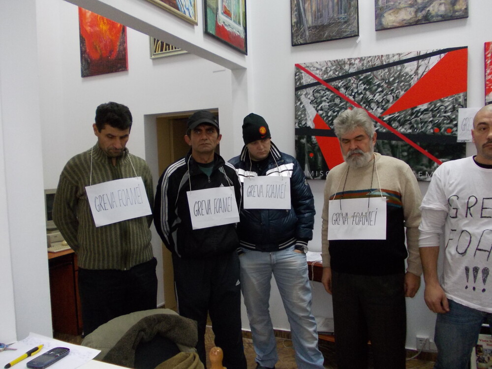 Opt revolutionari din Timisoara in greva foamei. Au aparut si primele victime ale protestului - Imaginea 2