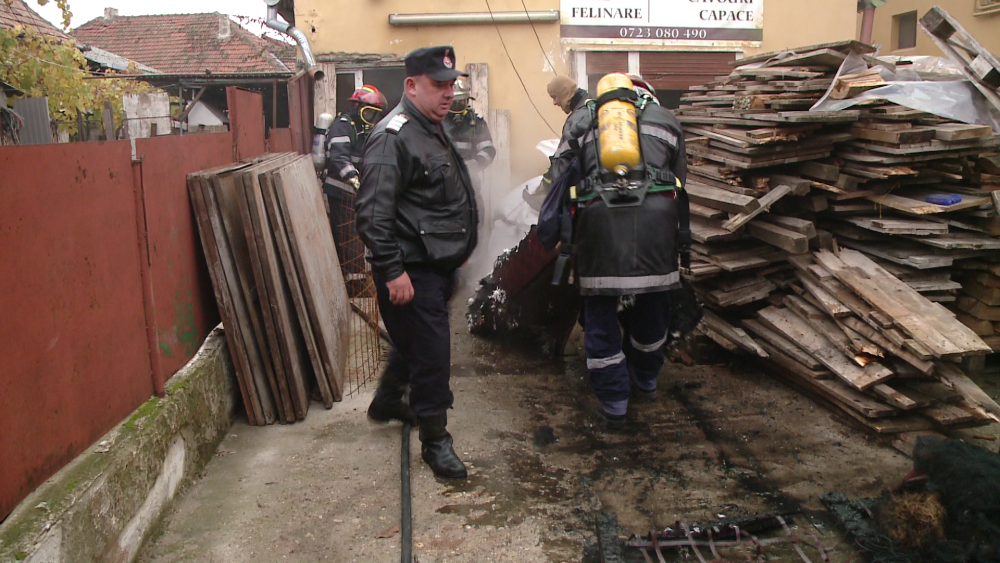 Sfarsit cumplit pentru un batran din Timisoara. Acesta a murit carbonizat in propria casa - Imaginea 2